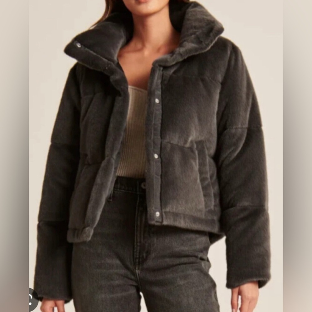 NWT Abercrombie Faux Fur Mini Puffer in Charcoal Gray, Size M